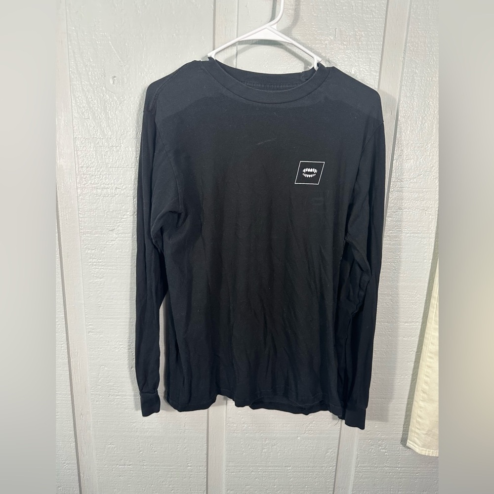 Chomp Black  Shady Places Long Sleeve T Shirt Size Medium EUC